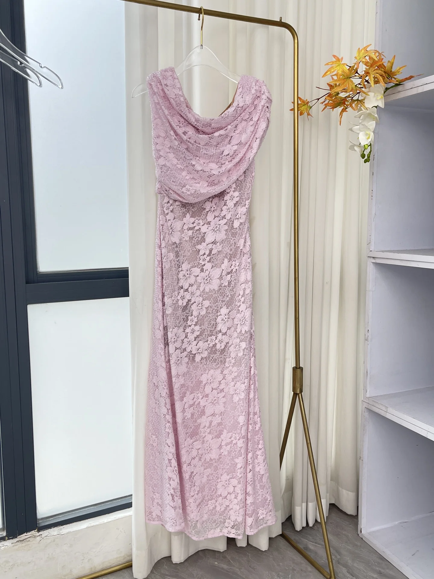 

2025 New Beautiful Pink Lace Patchwork Sloping Shoulders Midi Dress