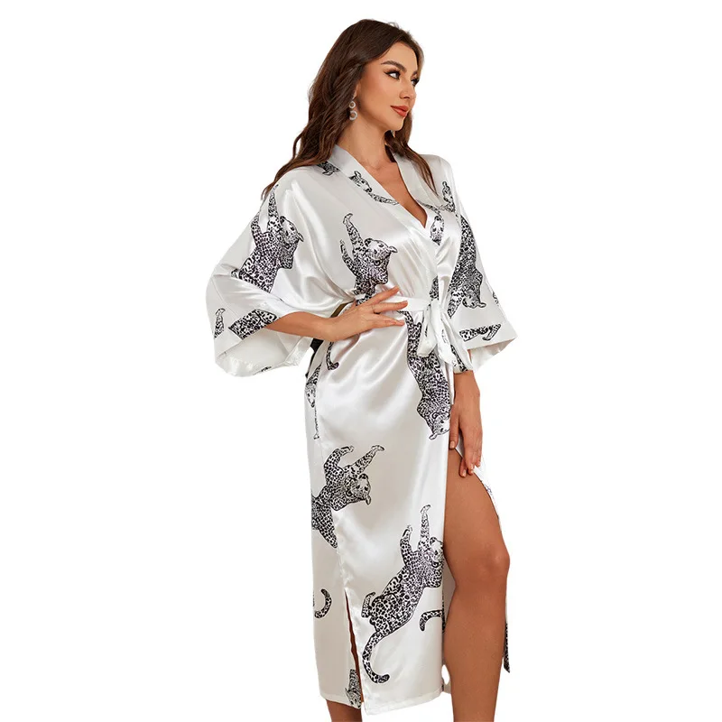 2024 Women Night Robe V-Neck Sexy Silk Robe With Belt Short Satin Kimono Robe Sleepwear Bathrobe Bridesmaid Party Dressing Gown