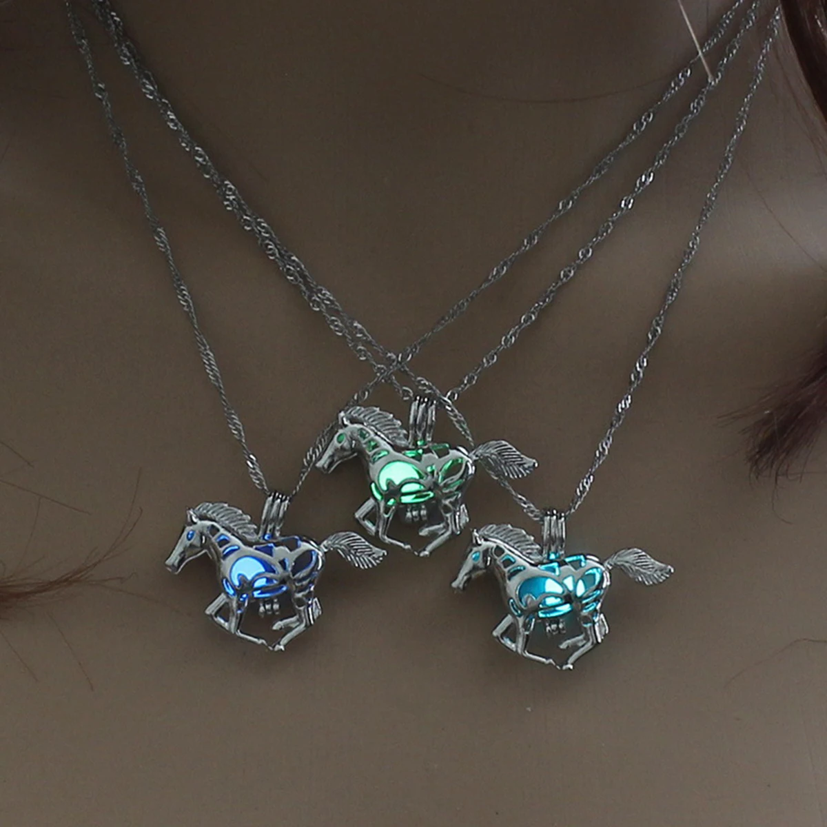 

Horse Pendant Hollow Out Blue-green Necklace Women Jewelry Girl
