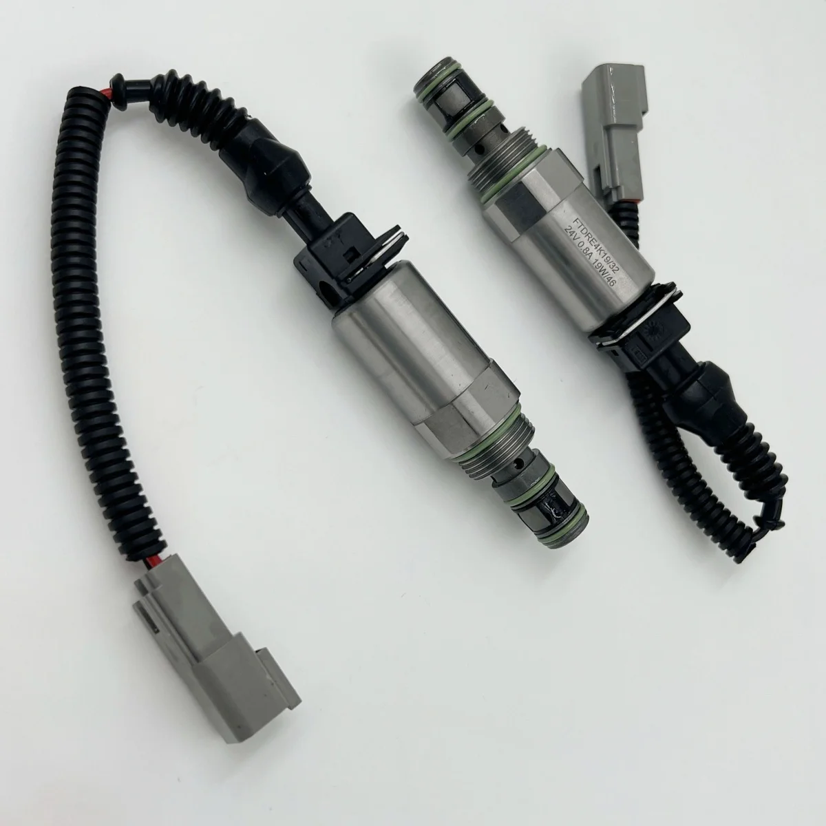 حار بيع R900772014 قطع غيار حفارة استبدال صمام الملف اللولبي النسبي جديد للبناء #4