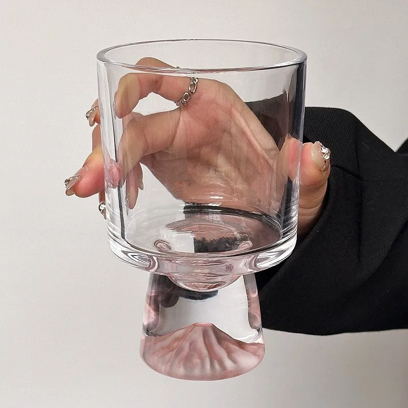 Taza de visualización de montaña transparente en polvo mate, taza de champán de nicho de alta gama, taza de cono de café para bebidas de vidrio con patas altas, vaso de vino
