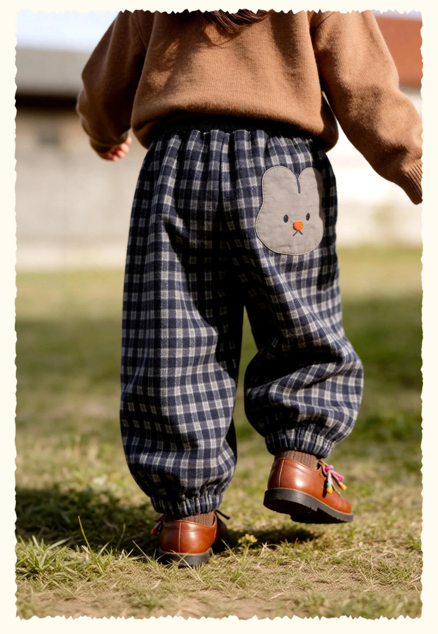 Amila 2026 Herbst Neue Kinder-Freizeithose Vintage Kariert Wolle-Optik Häschen-Applikation Laternenhose Modisch Bequem Tägliche Lange Hose – Detail 12