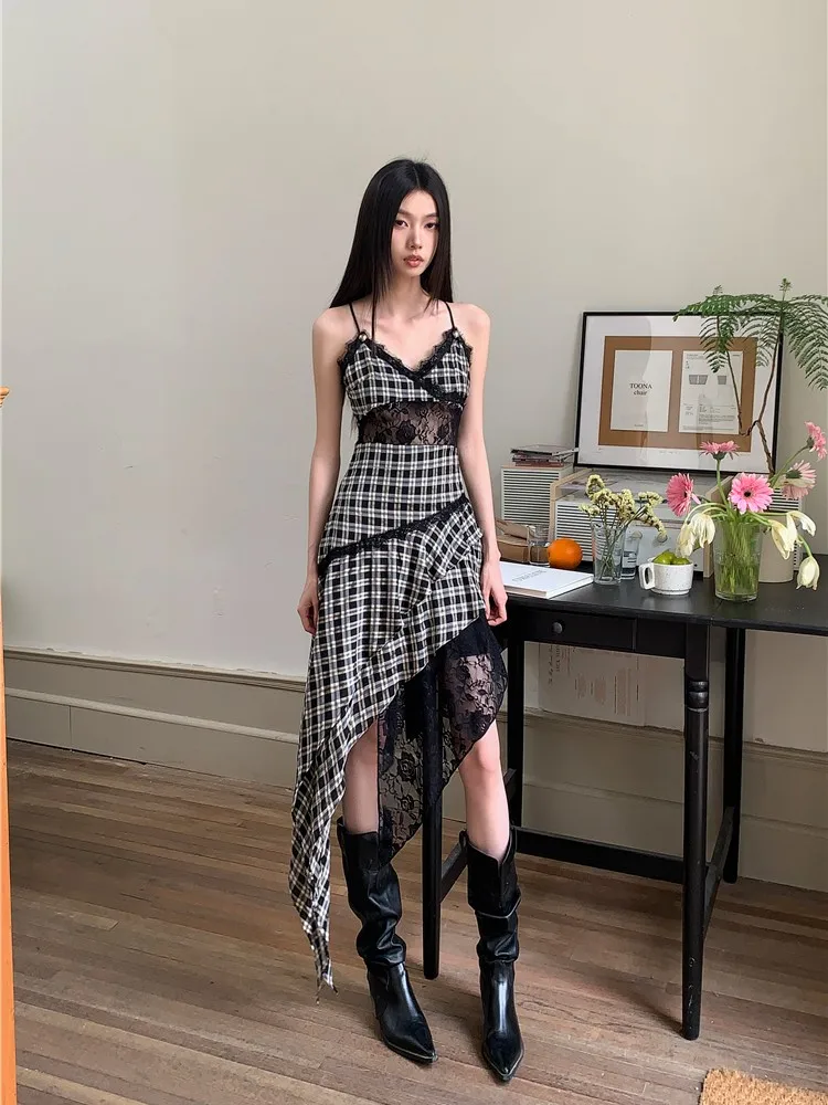 Retro Black And White Plaid Suspender Dress For Women With Summer Lace Patchwork Irregular Slim Fit Dress