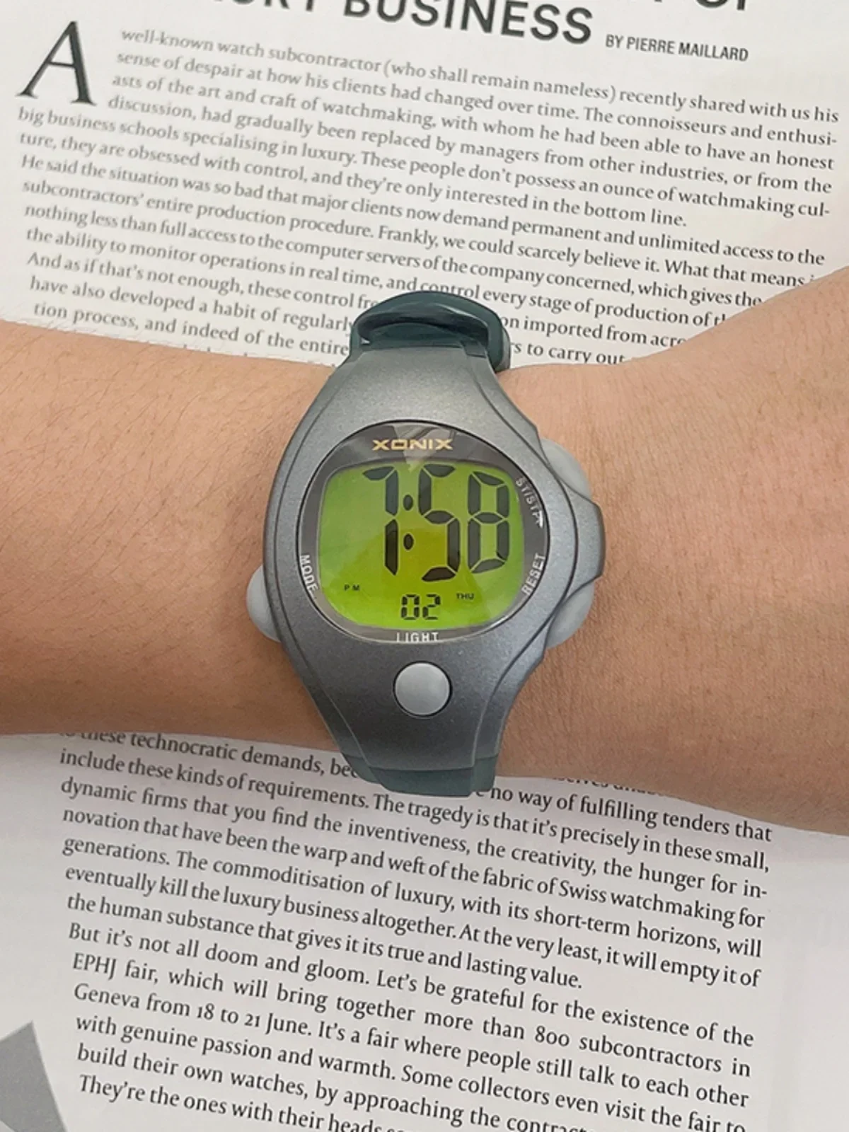 

Темперамент Многофункциональные светящиеся электронные часы Мужские и женские студенты Спортивный будильник Y2K водонепроницаемые часы Мужской