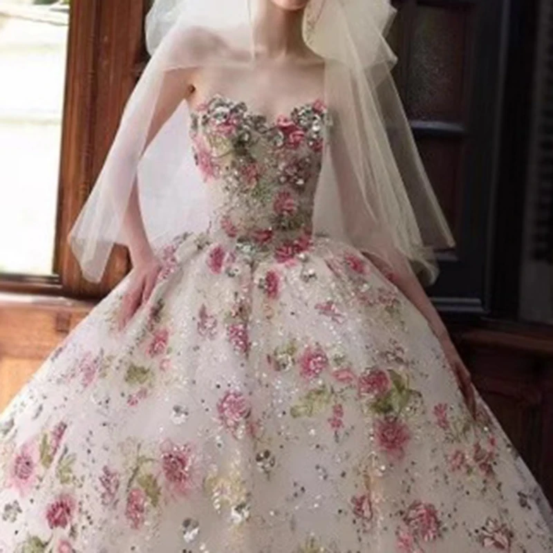 화려한 플로럴 볼 가운 웨딩드레스 스트랩리스 스윗하트 네크라인 반짝이는 스팽글 브라이덜 드레스 2025년 신규 맞춤 제작