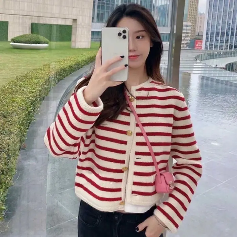 Original Niche Design Gold Buckle Striped Knitted Cardigan Women\'s Outerwear New Knitted Sweater Jacket Long Sleeved Top Trendy