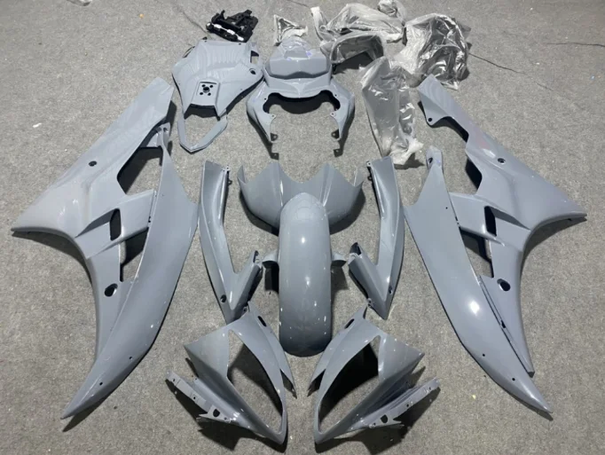 Suitable for Yamaha R6 2006 and 2007 motorcycle. Complete set of rectifier cover accessories for modification. Customizable.