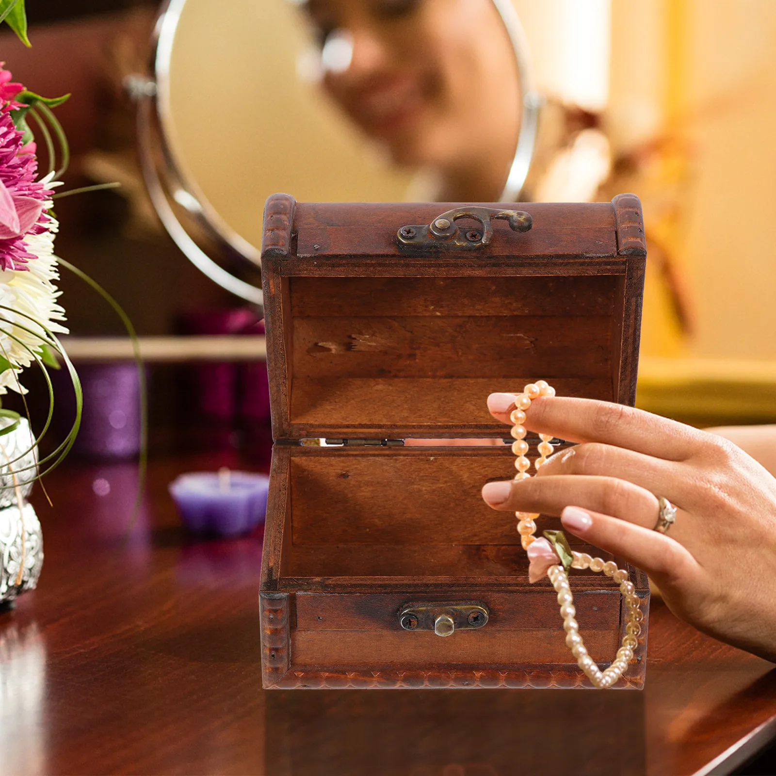 

Vintage Wood Jewelry Storage Case Retro Decorative Jewelry Organizer for Home Desktop Rings Earrings Necklaces Bracelets