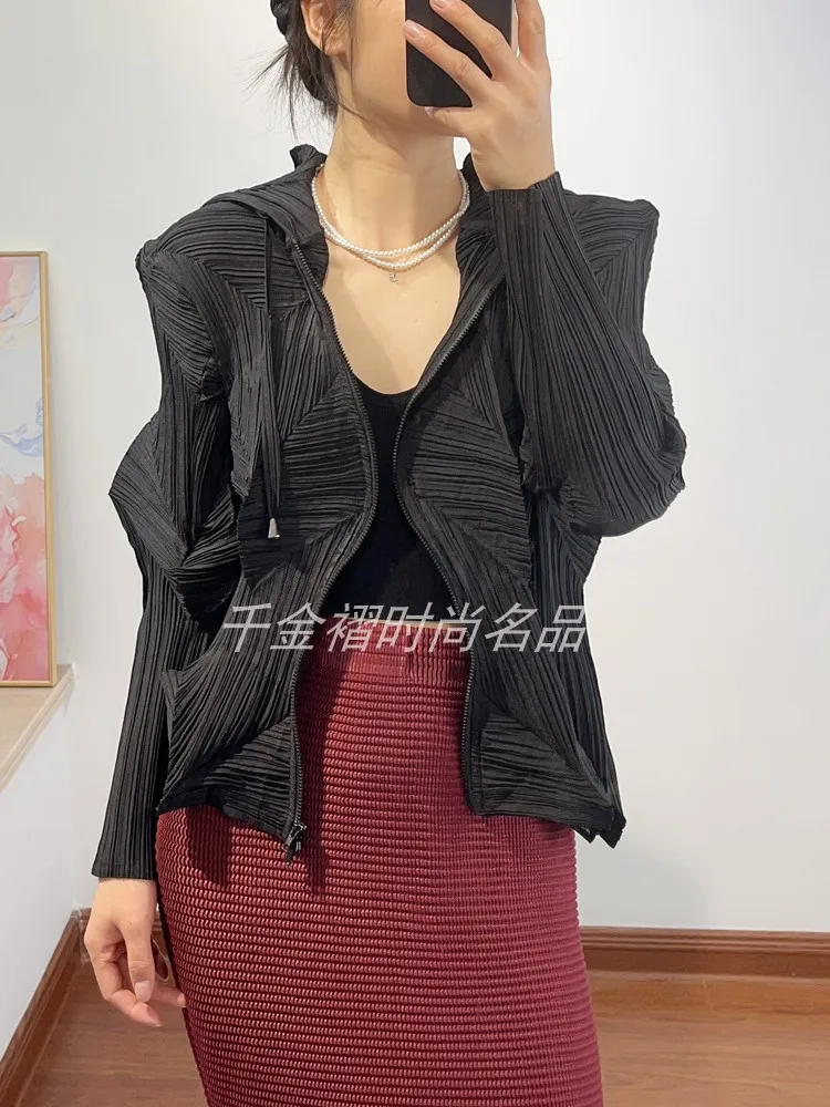 ダイヤモンドプリーツデザインレディースコート2025春新作おしゃれ高級感デザインセンスゆったり着痩せフード付きジッパートップ