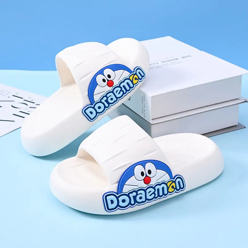 Doraemon kinderpantoffels voor jongens, antislip zachte zool, modieuze cartoon slidesandalen voor binnen- en buitenkleding.