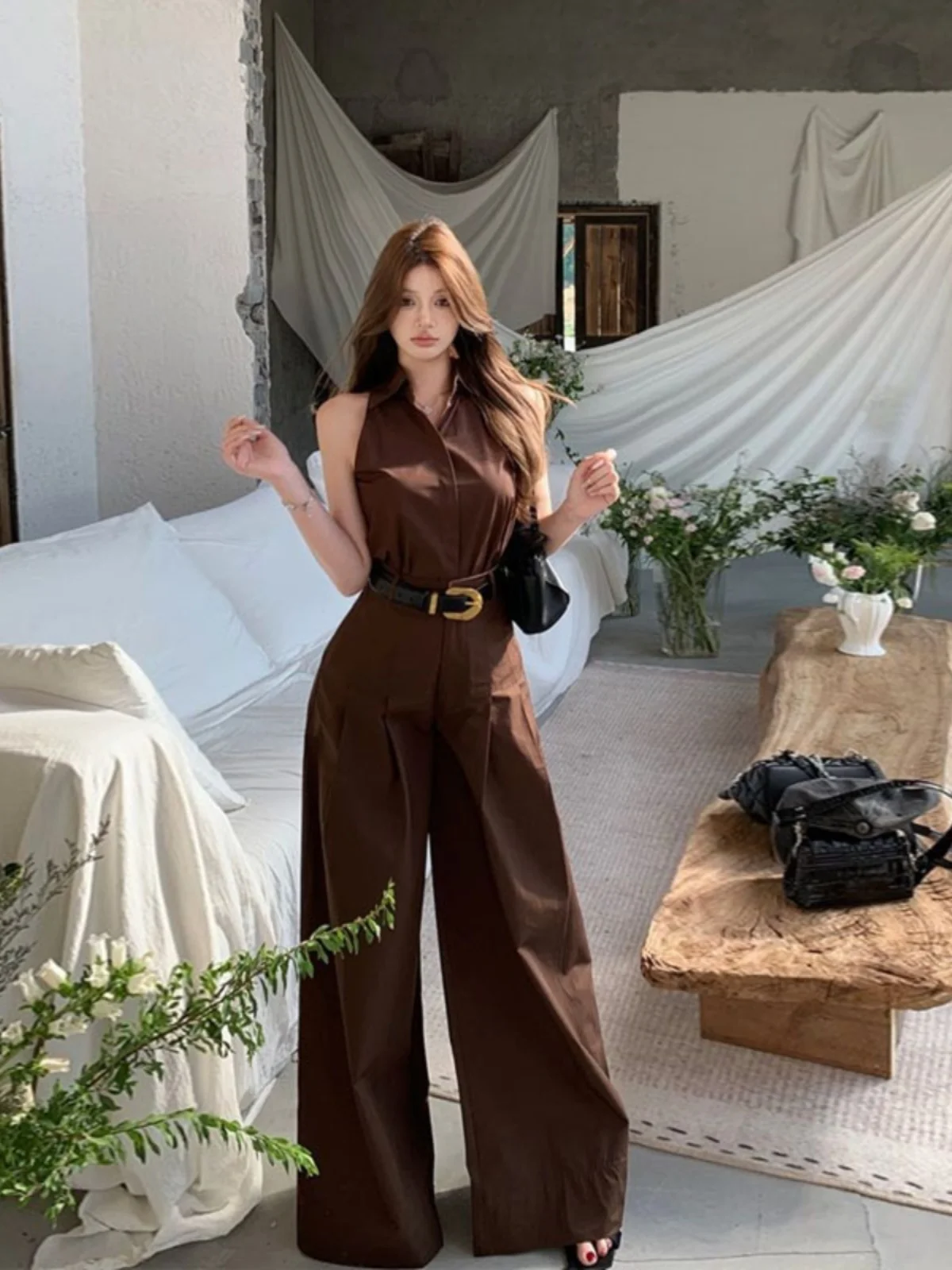 

Elegant Brown Neck Sleeveless Shirt And Wide Leg Pants Two Piece Set Casual Women's Fashion Ensemble for Young Adults