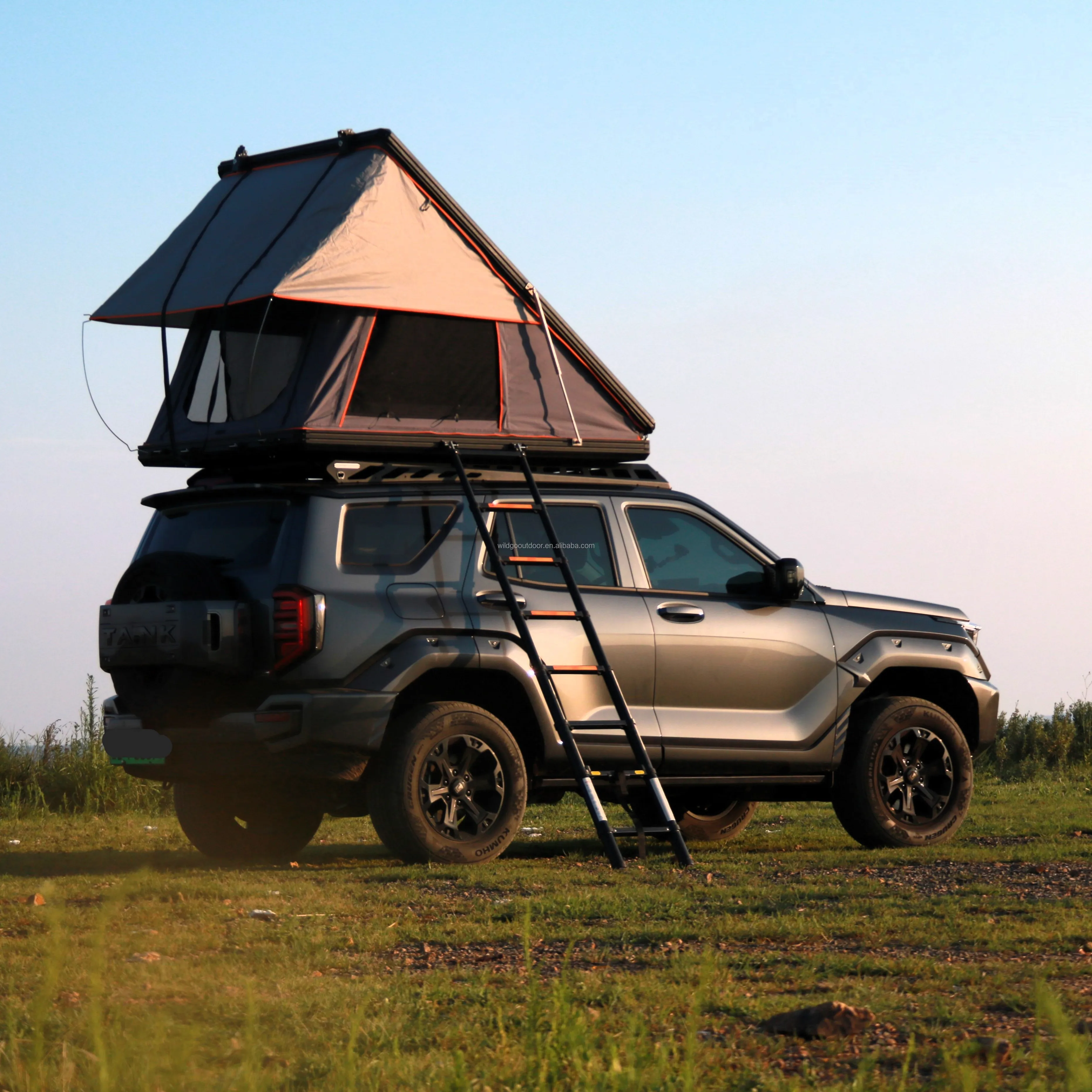 Wildgo Lightweight Aluminum Easy Setup Hard Top Pick Larger Space RTT 4WD Offroader Roof Top Tent Four-Season Automatic Opening