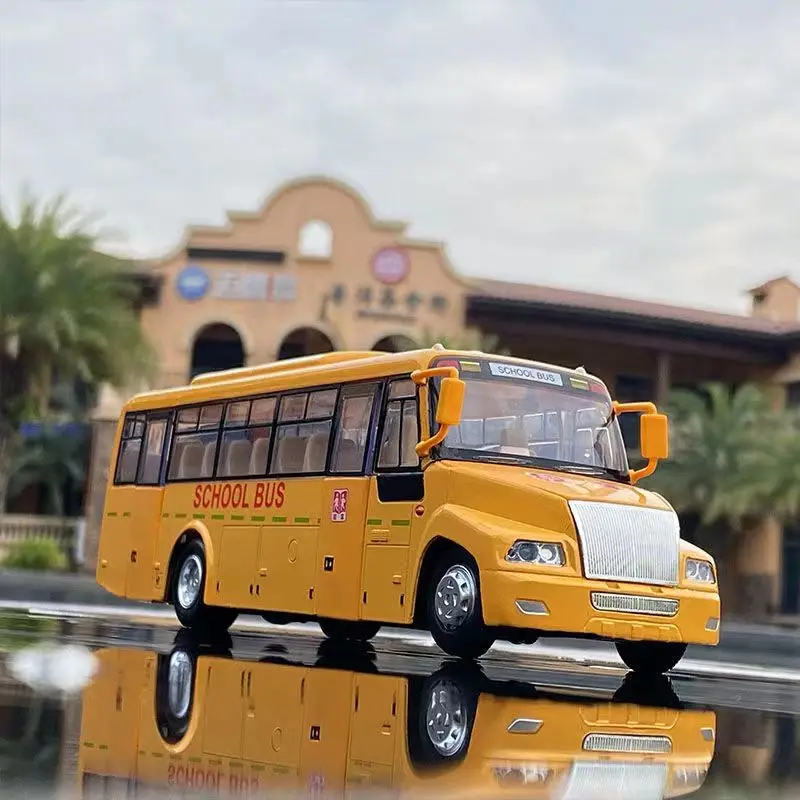 1/32 Alloy America School Bus Model Diecasts Metal Toy Student Bus Car Vehicles Model Simulation Sound and Light Boy Kids Gifts