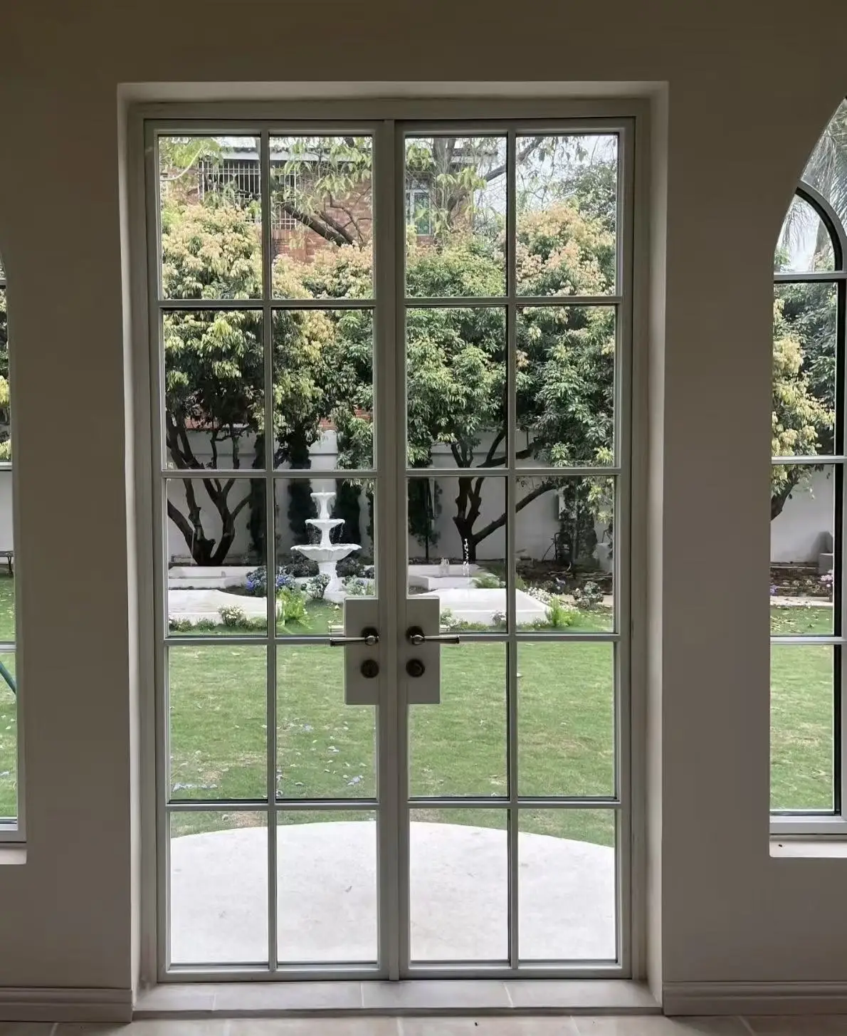 Personalized Customization French Double Door Powder Coated Aluminum Frame Glass French Door Noise Reduction French Hinged Door