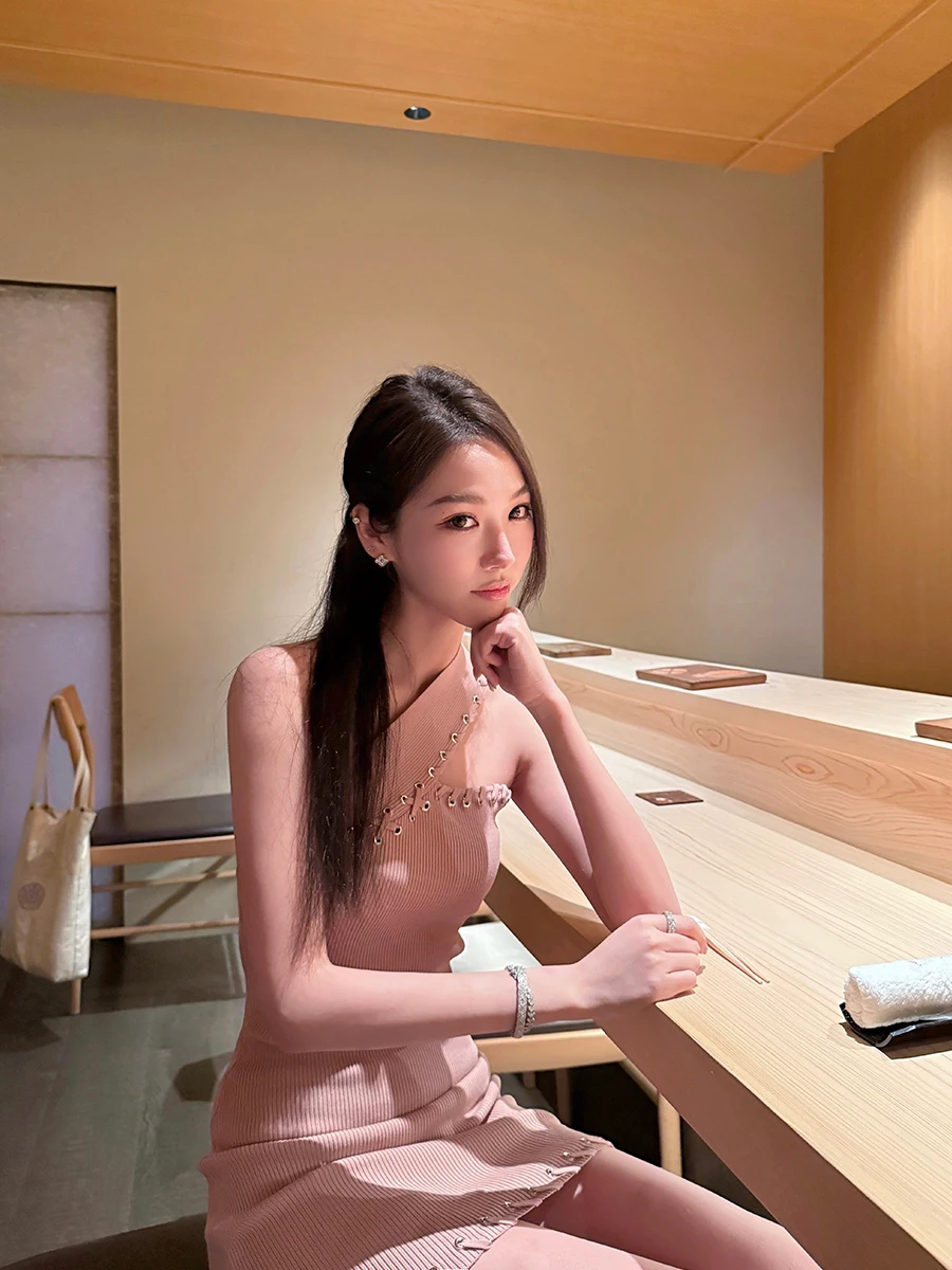 

Boamarket Sexy Slim Fit oulder Bared Dr Faionable Two Tone Bodycon Skirt Casual Wear for Ladies Autumn Collection