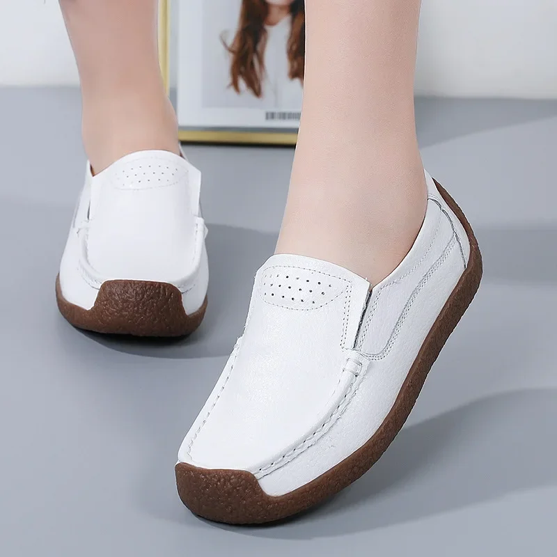 Spring and Autumn Single Shoes for Women, Flat Bottom, Flat Heel, Cowhide Thread, Empty Snail, Large Casual Mom Shoes