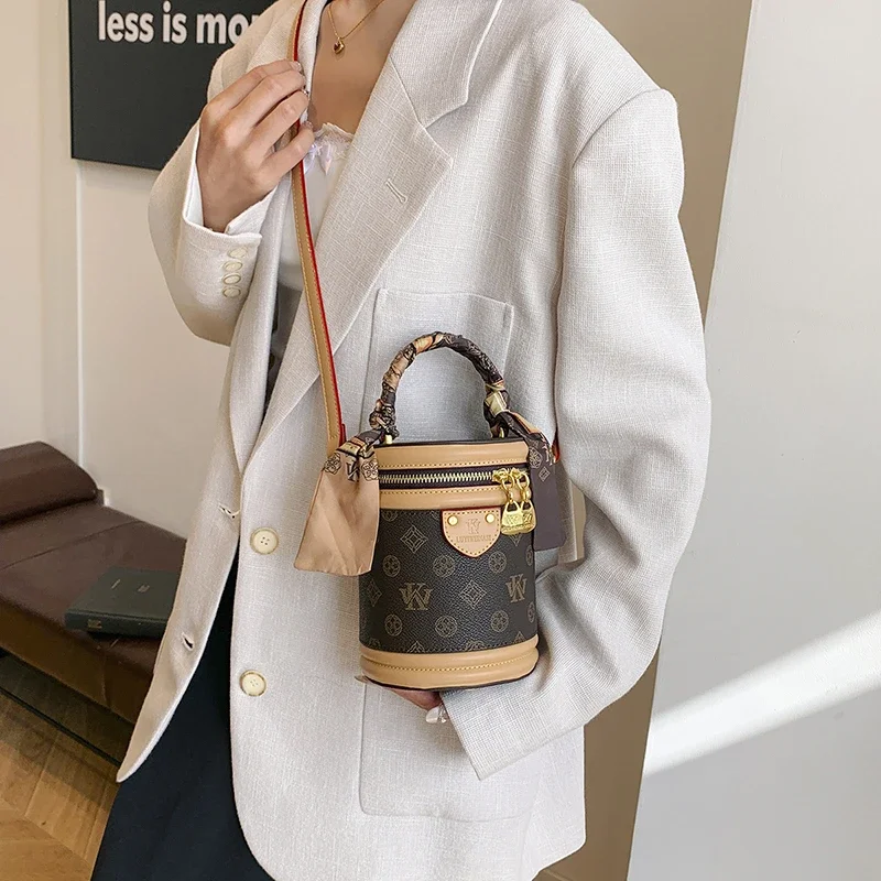

Fashionable Women's Messenger Bag Water-Resistant Crossbody Shoulder Handbag Ladies Trendy Purse With RFID Protection Feature