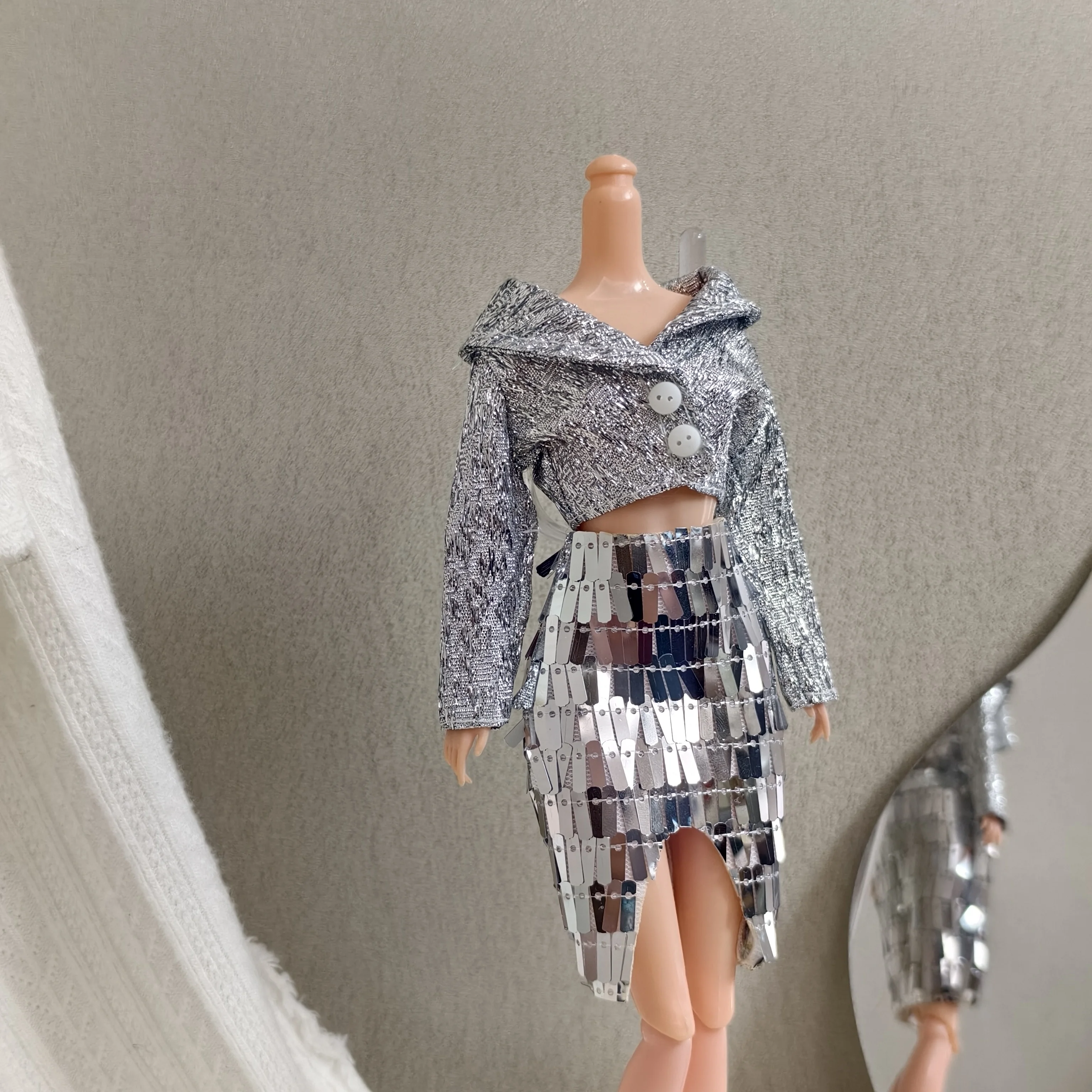 11.5-Inch Doll Clothes Silver Sequin Suit Set 30cm Doll Spicy Girl Style Two-Piece Set=Top+Skirt