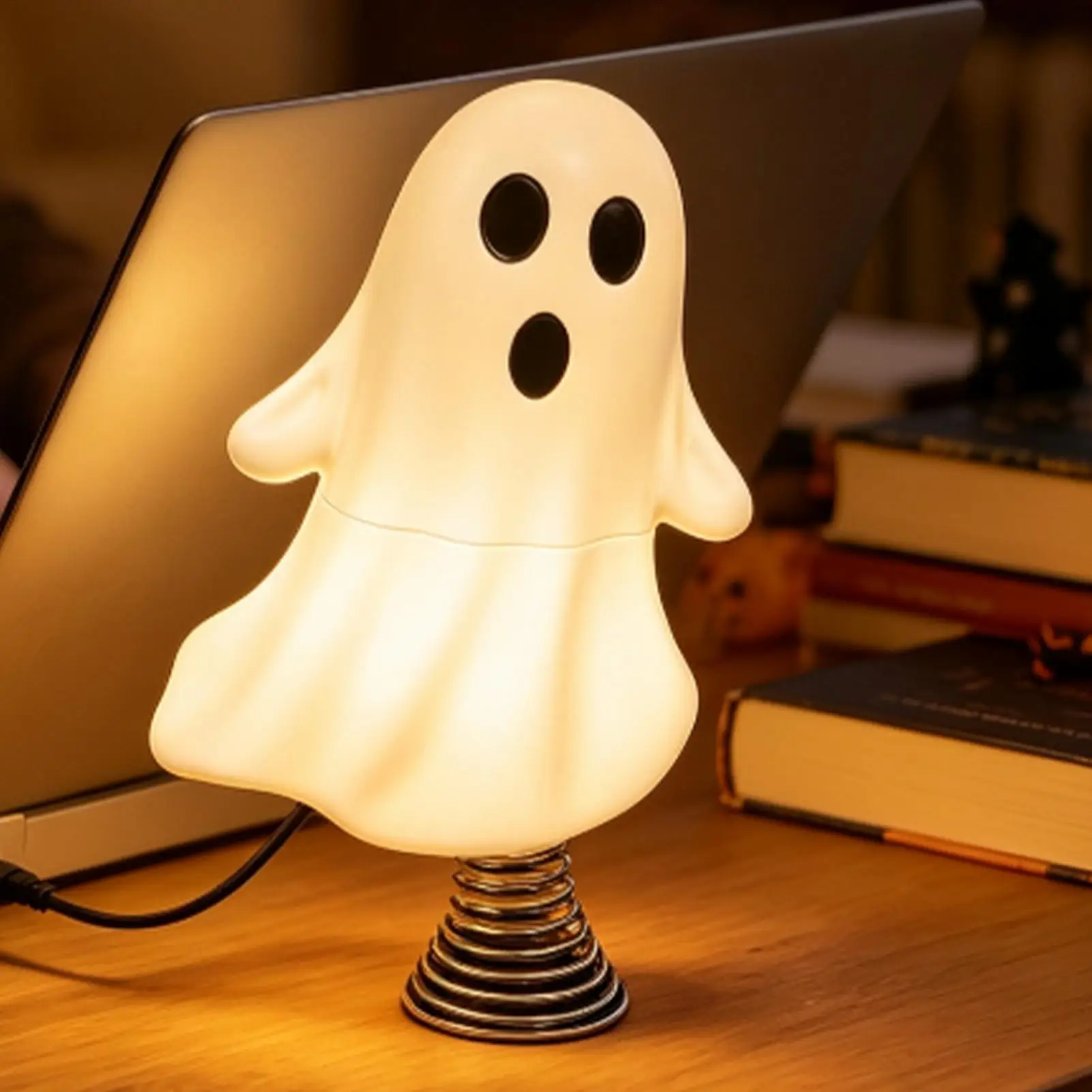 Healing Style Room Accessory Cute Ghost Night Light With Spring Base USB Powered Mini Spooky Halloween Tree Topper Led For Party