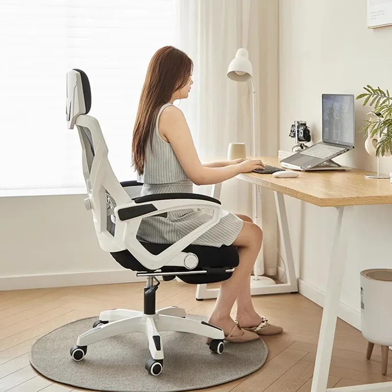 Glides ergonomically designed office chair with luxurious and comfortable wheel backrests, game boy family Sillas De Oficina