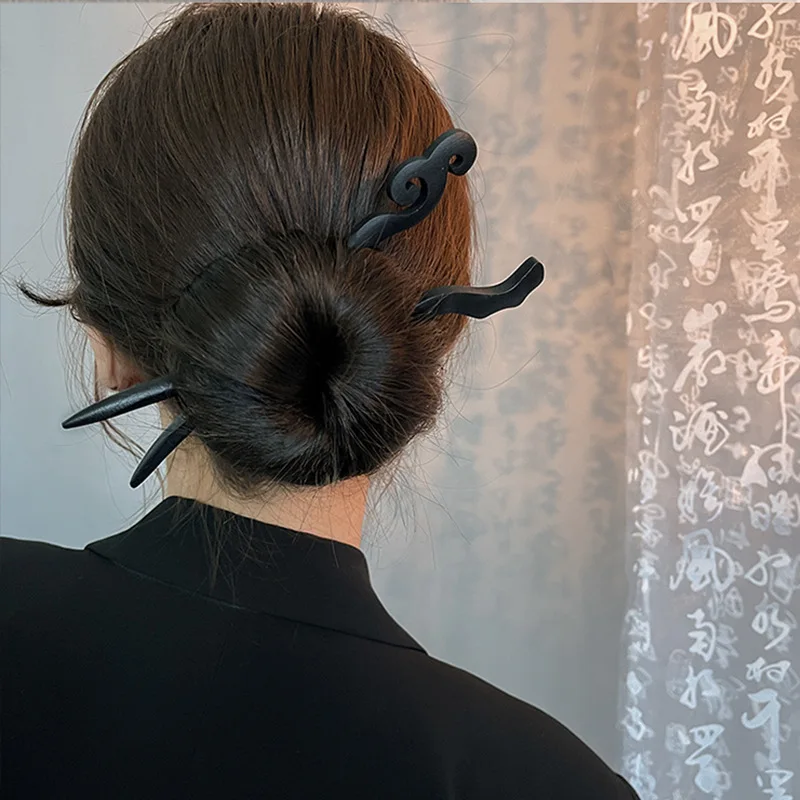 Épingle à cheveux sculptée en bois de style rétro chinois, anciers de cheveux creux, fourcommuniste noires faites à la main, outils de coiffure pour