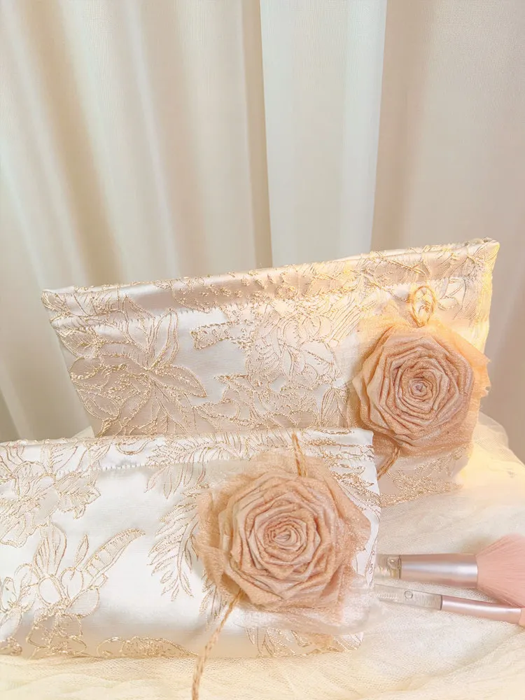 3D Rose Floral Portable Makeup Bag Elegant Embroidery Ins Inner Bag Large Capacity Skincare Storage Bags Cosmetic Clutch