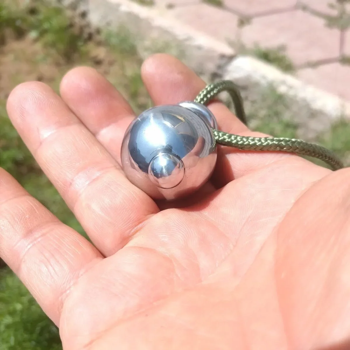 Self Defense Gadgets Personal Security Protection Supplies For Women Men Stainless Steel 360° Rotation Ball