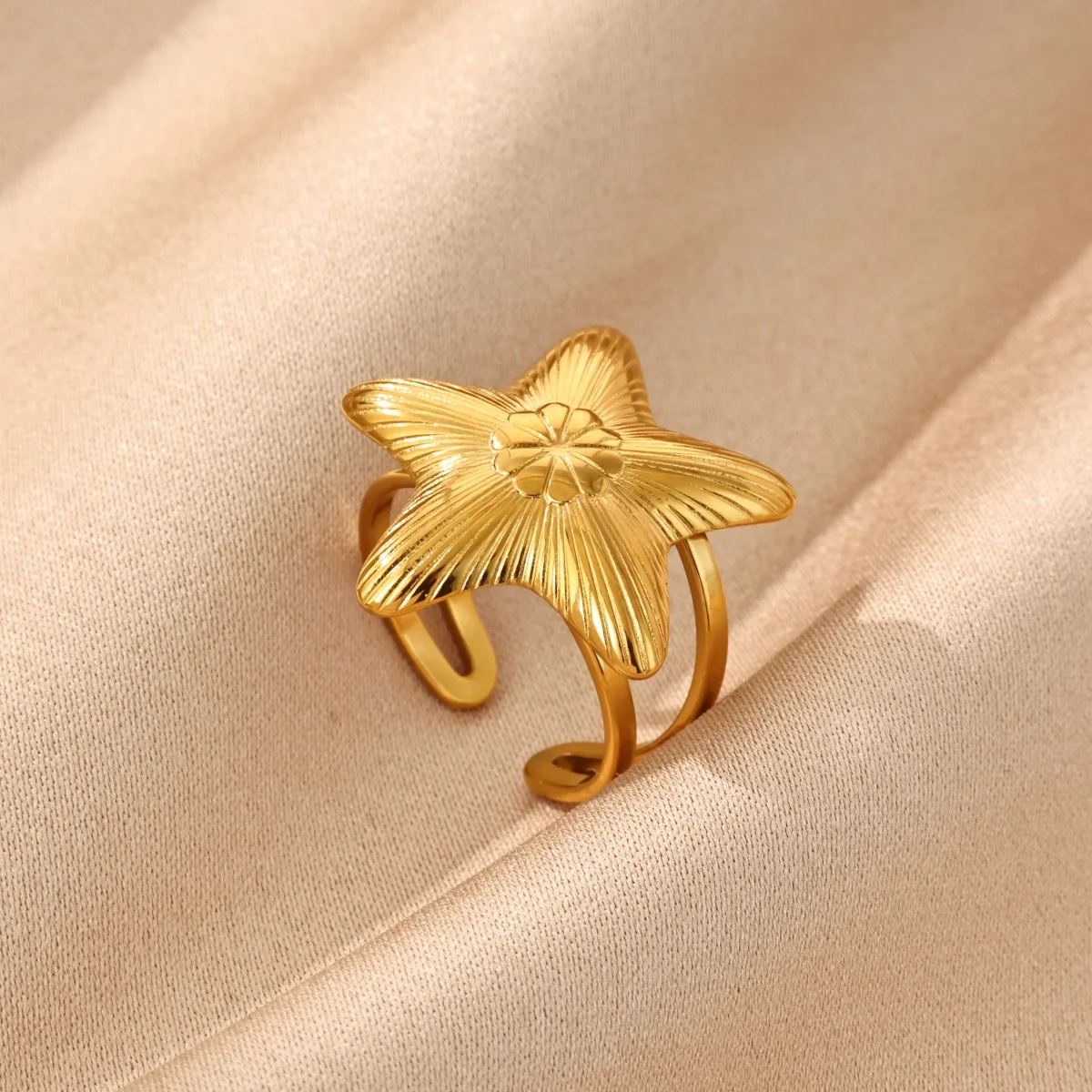 Edelstahl Strukturierte Seestern-Ringe für Frauen, Goldfarben, Ozean-Stil, Gehämmerter Seestern Offener Ring, Party-Schmuck Geschenk