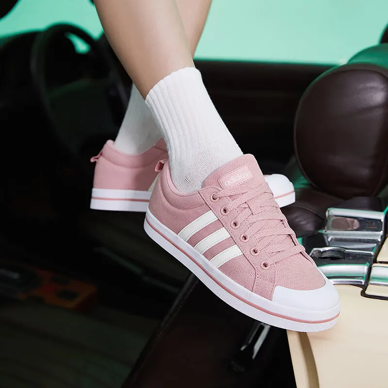 

Кроссовки Adidas NEO, мягкие и долговечные для повседневного использования и повседневных собраний
