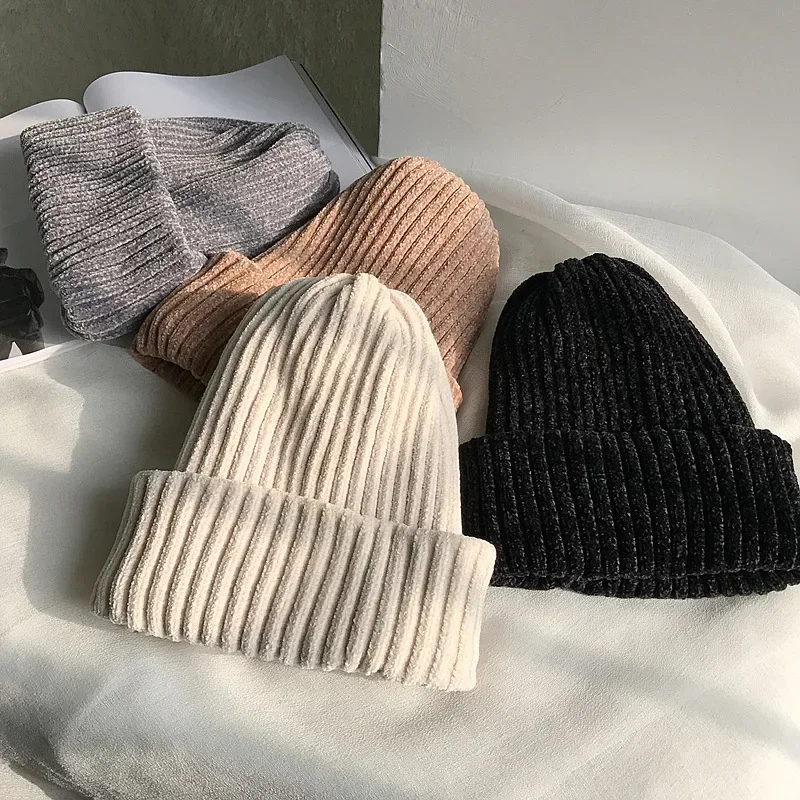 Autumn Winter Fashion Classic Beanie Hats Women Thicker Fur Pom Ball Knitted Cap Girls Fleece-lined Warm Pullover Skullies