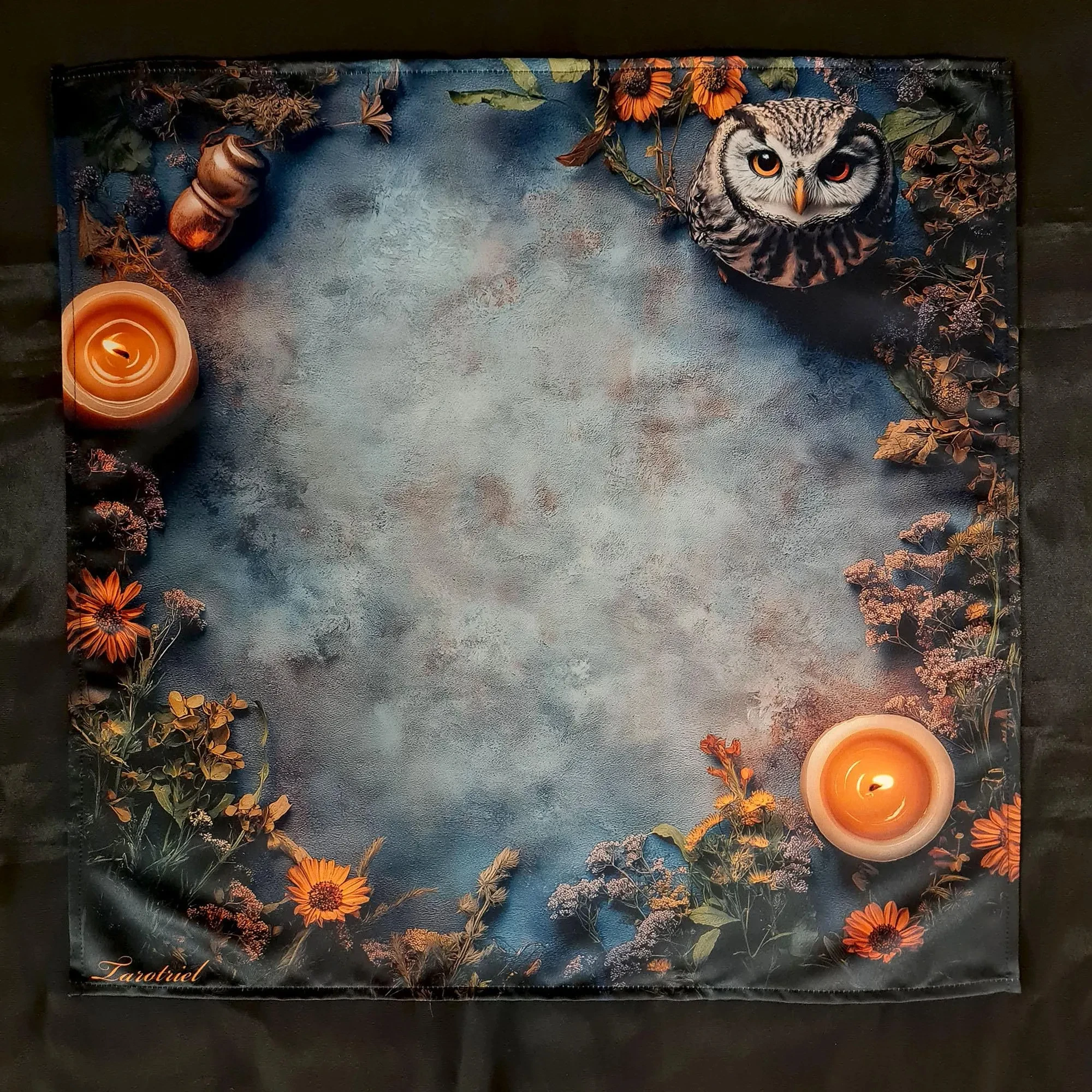 VIKAMA Retro Owl Tablecloth Dark Forest Witch Altar Cloth Mysterious Flower Candle Tarot Divination Tarot Card Tablecloth