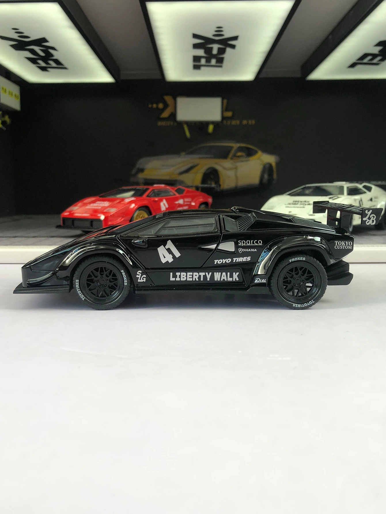 1:32 시뮬레이션 아연 합금 스포츠카 모델, 정적 장식품, 금속 수집용 선물 자동차