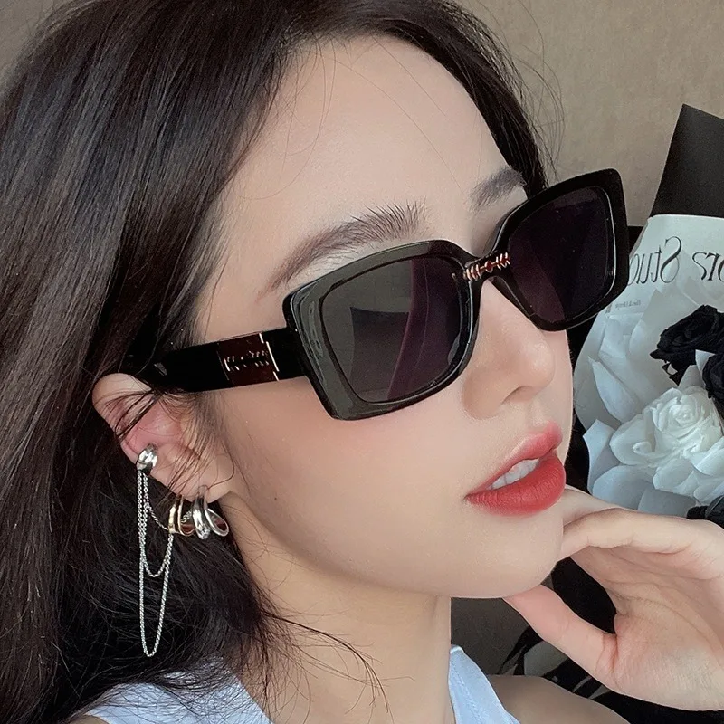 Trendige Damen Rechteckige Sonnenbrille Persönliche Blade-Brille UV400 Kleiner Rahmen Schwarze Herren-Brillen