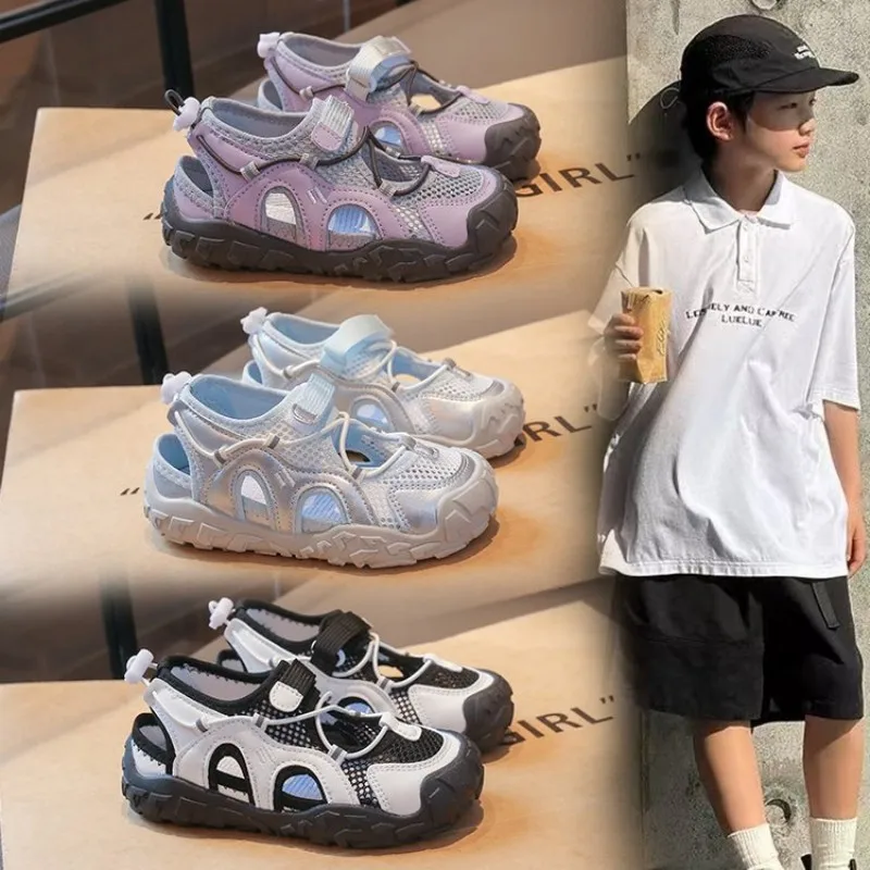 

Children's sports sandals, with perforated ventilation. 2026 summer new style, adjustable, anti-slip, soft-soled sports sandals.
