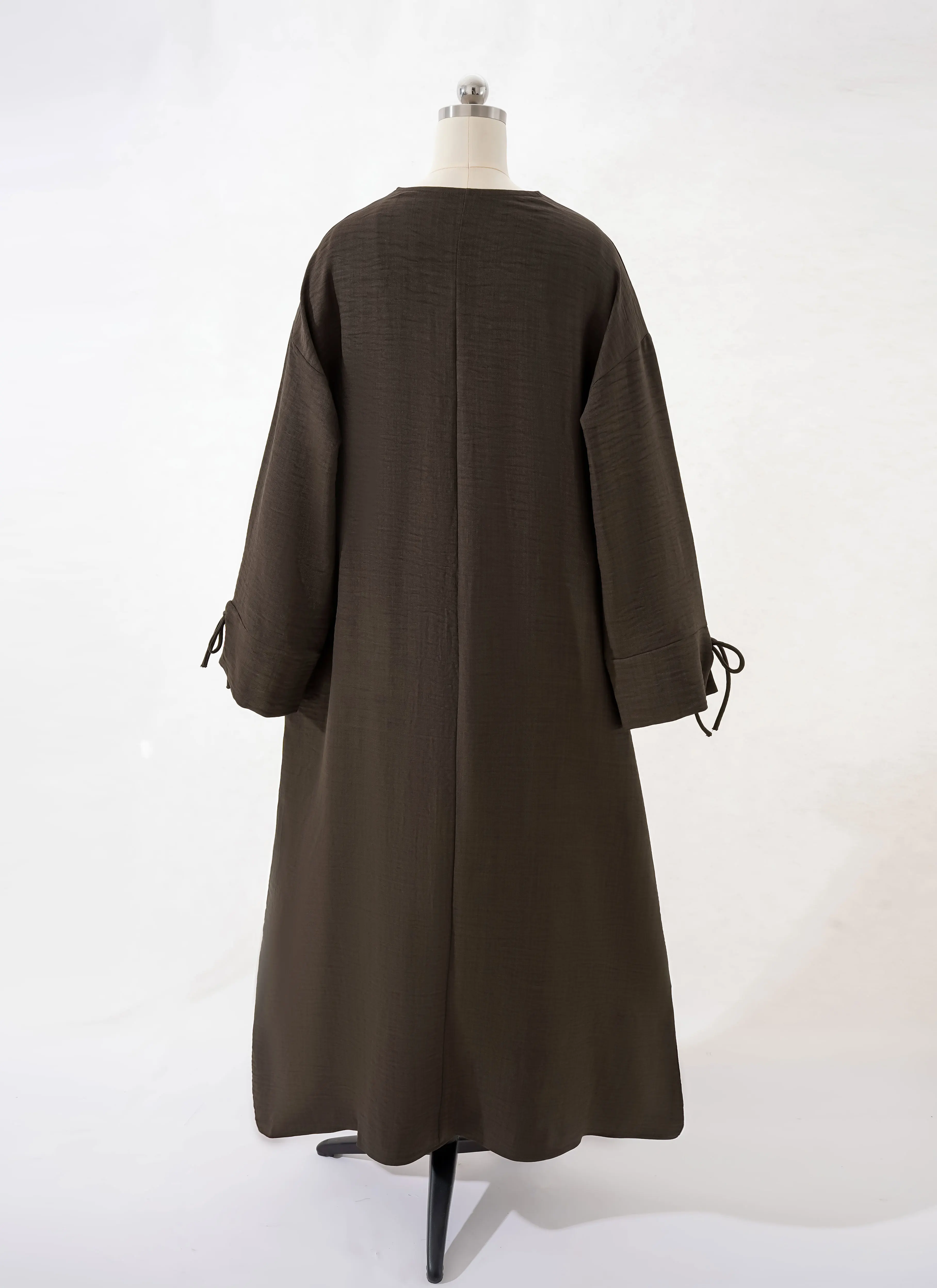 2025 ใหม่ขายร้อนผู้หญิงมุสลิมสีน้ําตาลเข้ม Abaya อิสลามเหมาะสําหรับแฟชั่นเจียมเนื้อเจียมตัวในตะวันออกกลางเช่น UAE และซาอุดีอาระเบีย