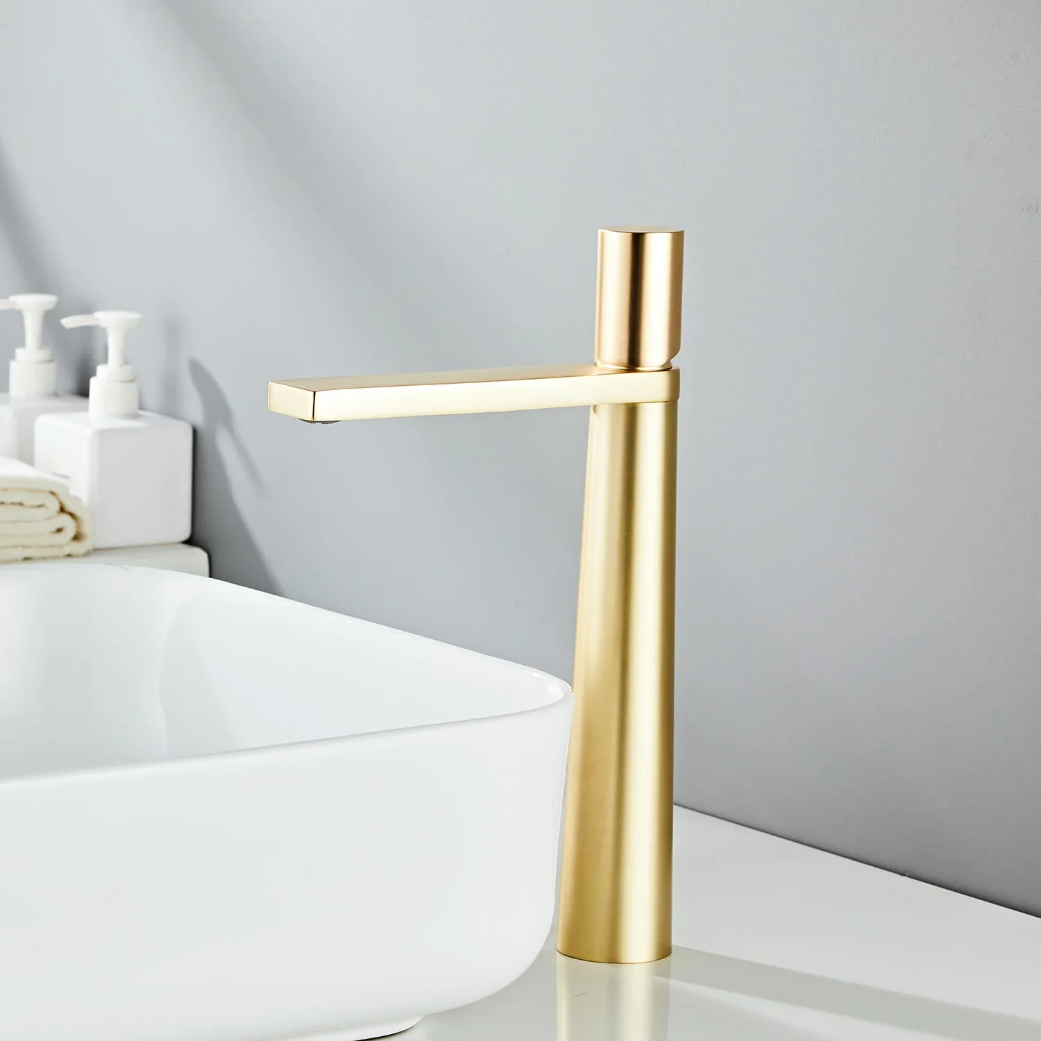 Single Handle Hot And Cold Deck Mounted Tall Brass Sink Mixer Round Gold Brushed Bathroom Modern Wash Basin Faucet Tap