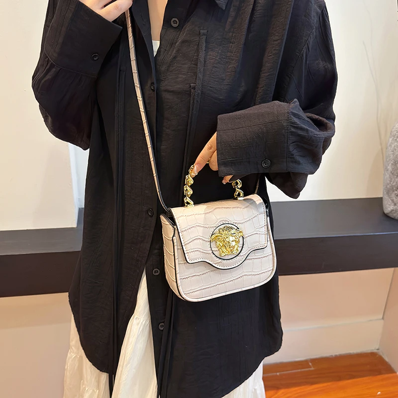 

Stylish Simple Messenger Bag For Commuter Women With Large Capacity Minimalist Vintage Trendy Design