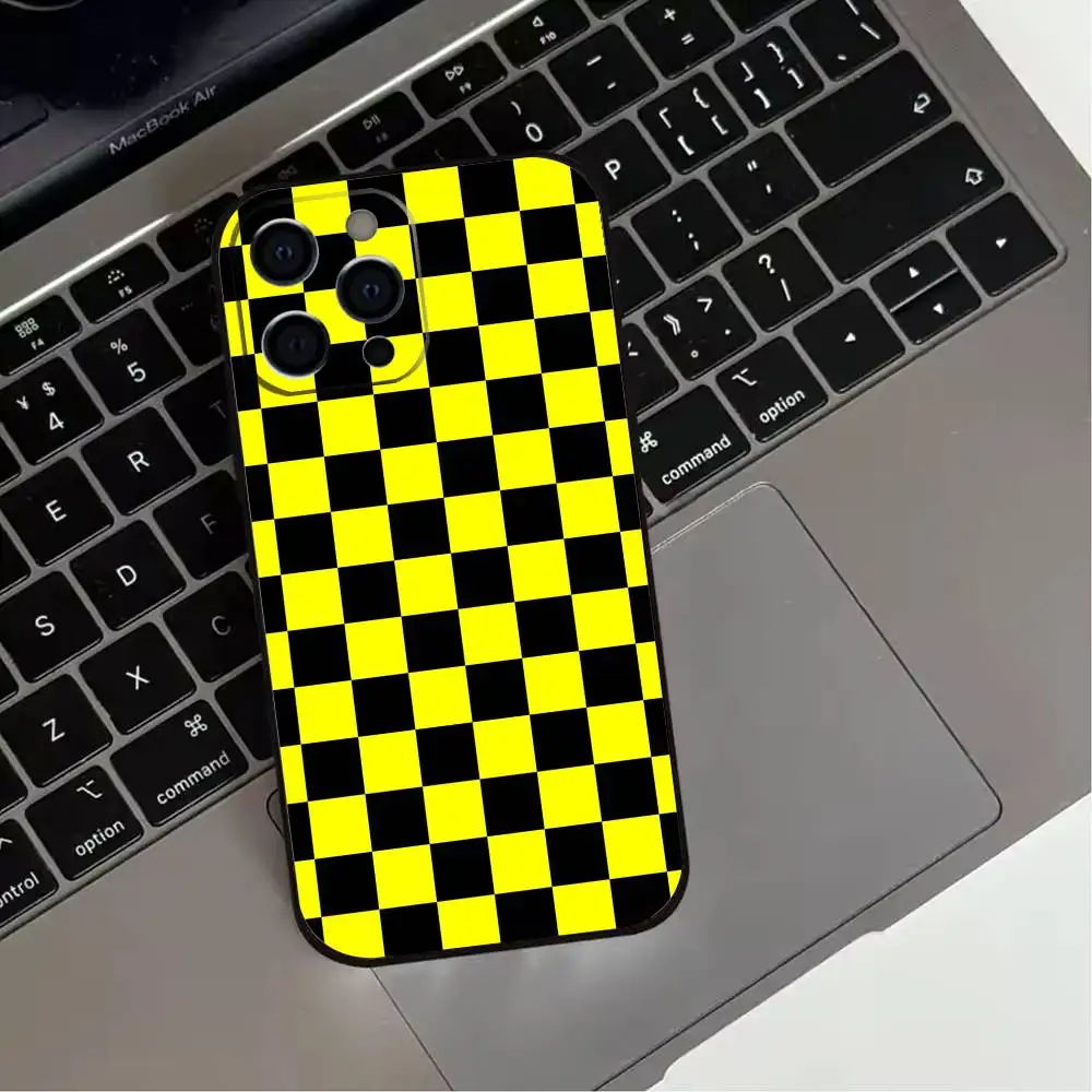 حافظة هاتف على شكل حرف C لهاتف iPhone 17,16,15,14,13,12,11 Plus، Pro Max، XS، غطاء أسود من السيليكون الناعم