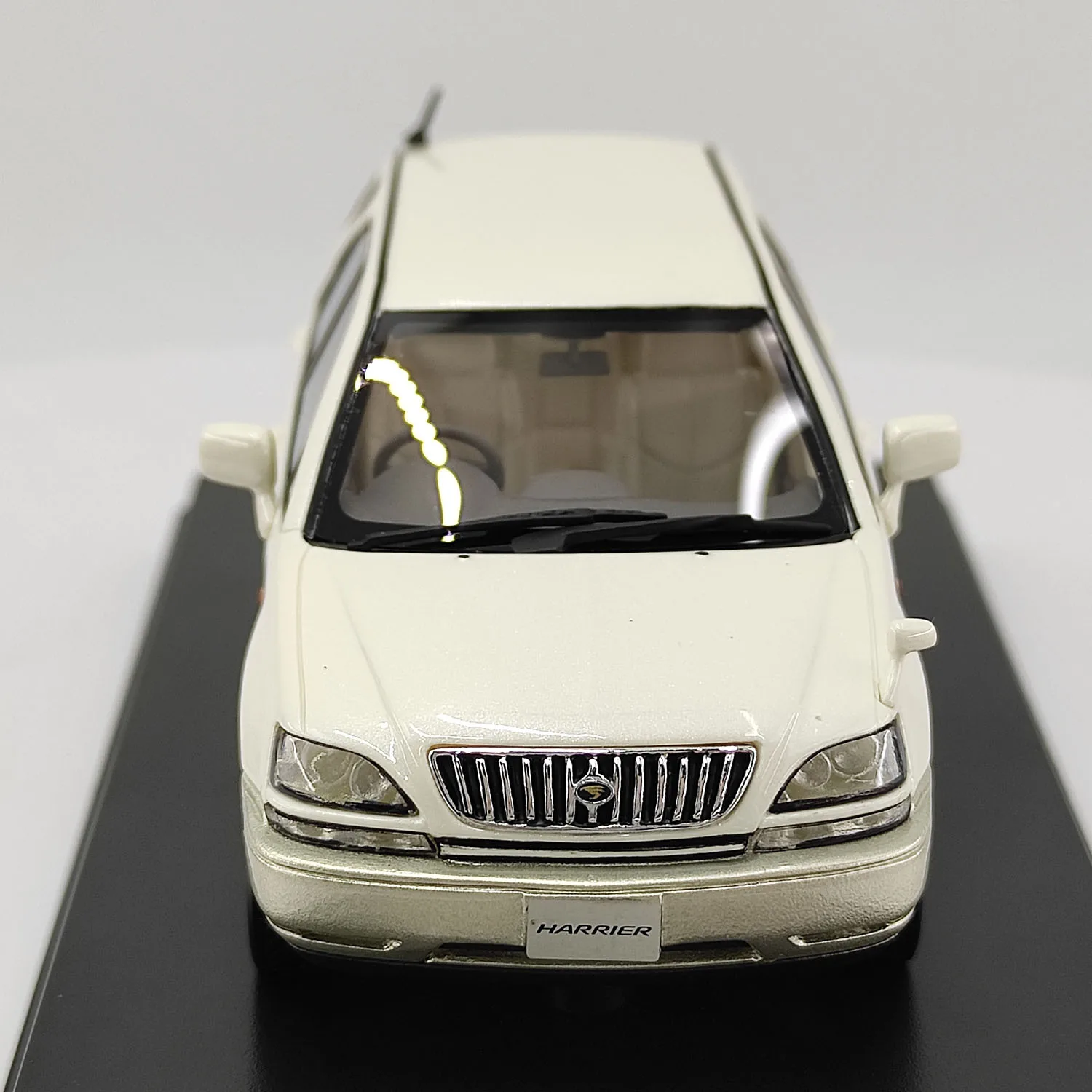 عيب مرحبا ستوري 1/43 مقياس تويوتا أسد البحر 3.0 الدفع الرباعي G عدة 1997 الراتنج نموذج سيارة تحصيل لعبة هدية تذكارية العرض #4