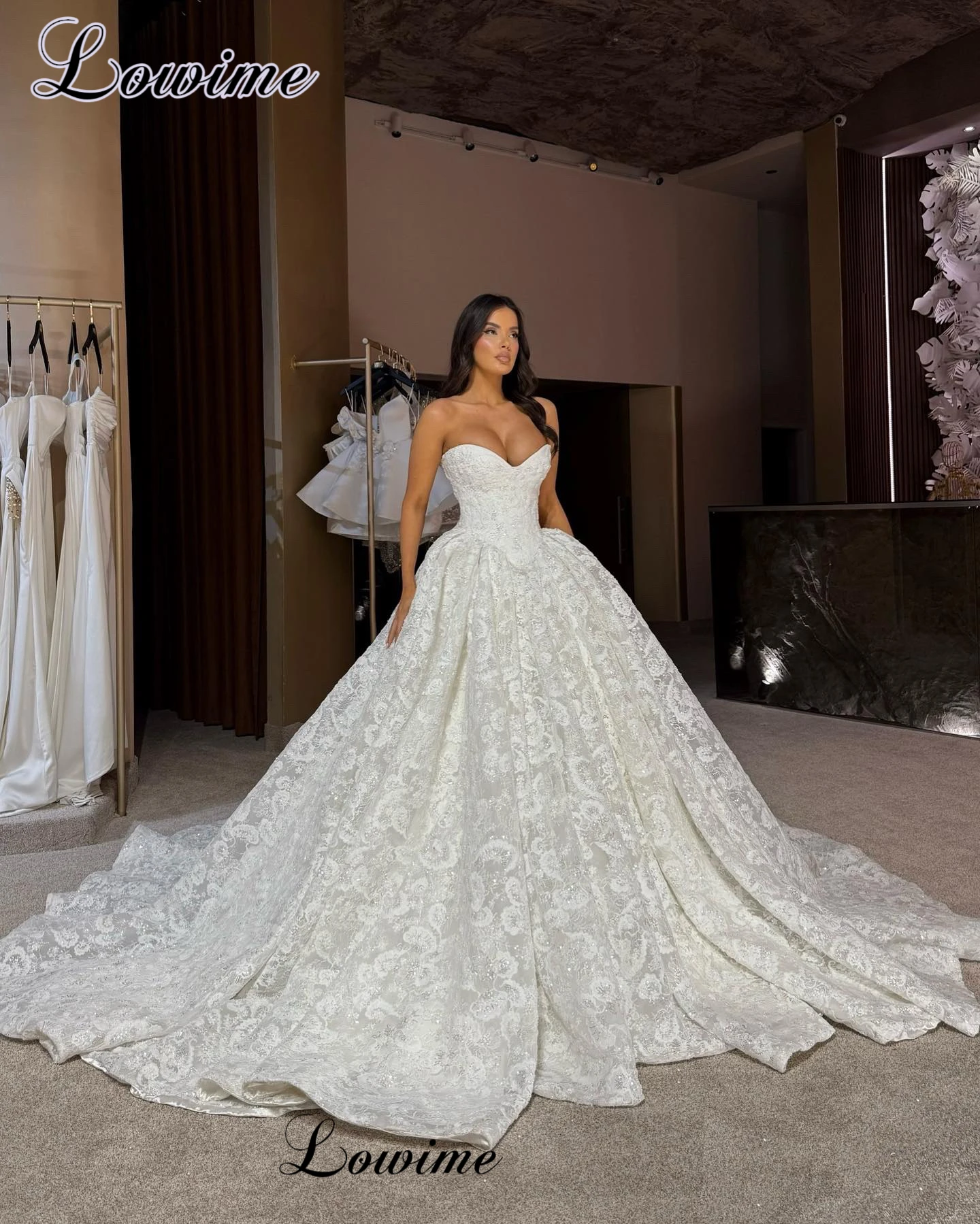 

New Elegant Floral Wedding Dresses Garden Sleeveless Wedding Gowns With Court Train Bridal Gowns Vestido Blanco Customized