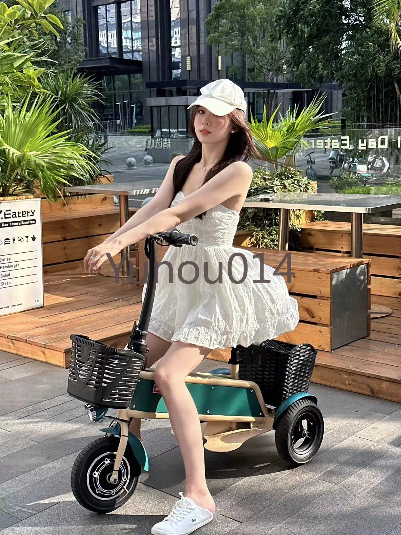 Electric Tricycle, Small Electric Vehicle, Foldable Mini Scooter, Household Battery Car, Adult