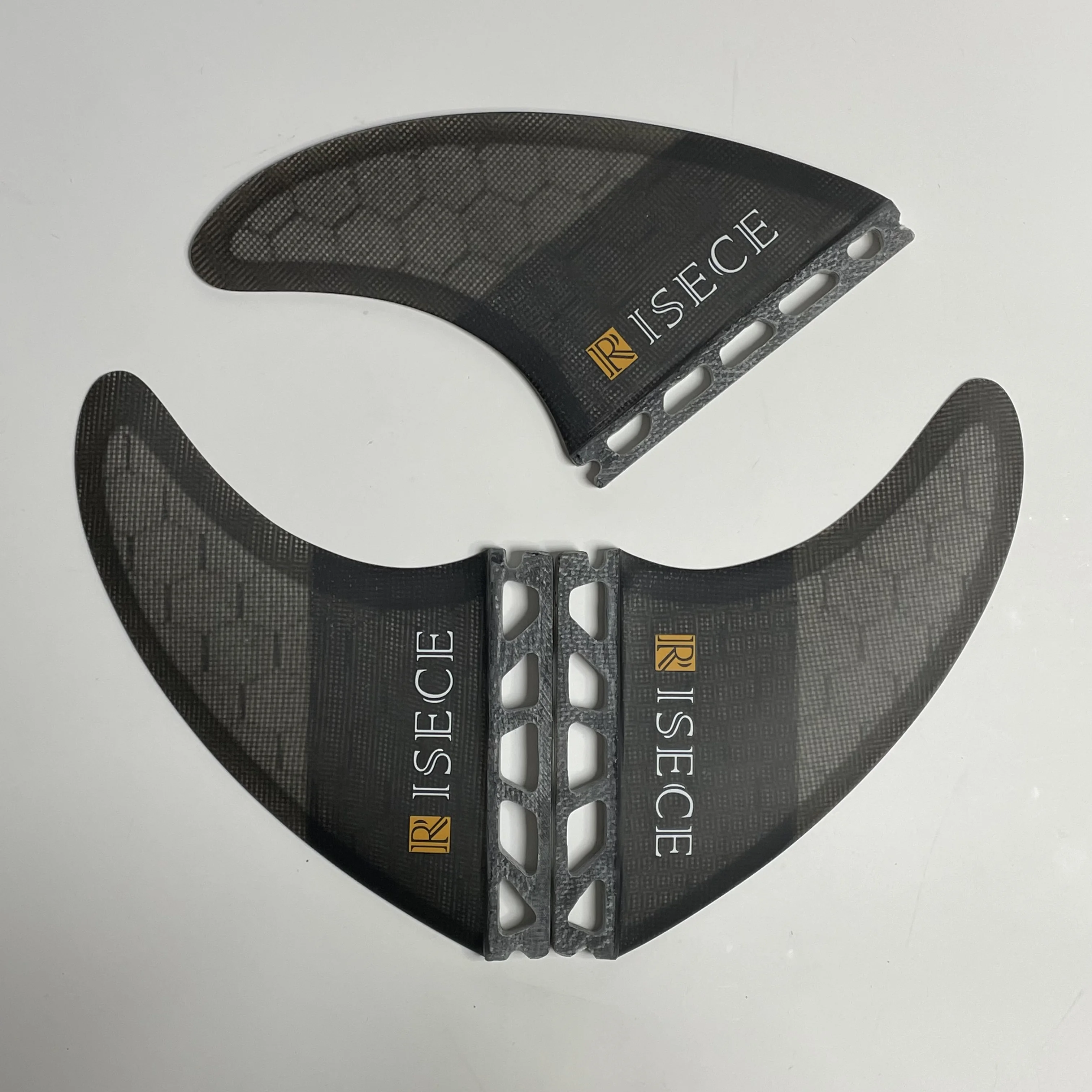 مجموعة زعانف ركوب الأمواج AM1 - 3 قطع من زعانف قرص العسل الكبيرة (متوافقة مع FC2/Fut)