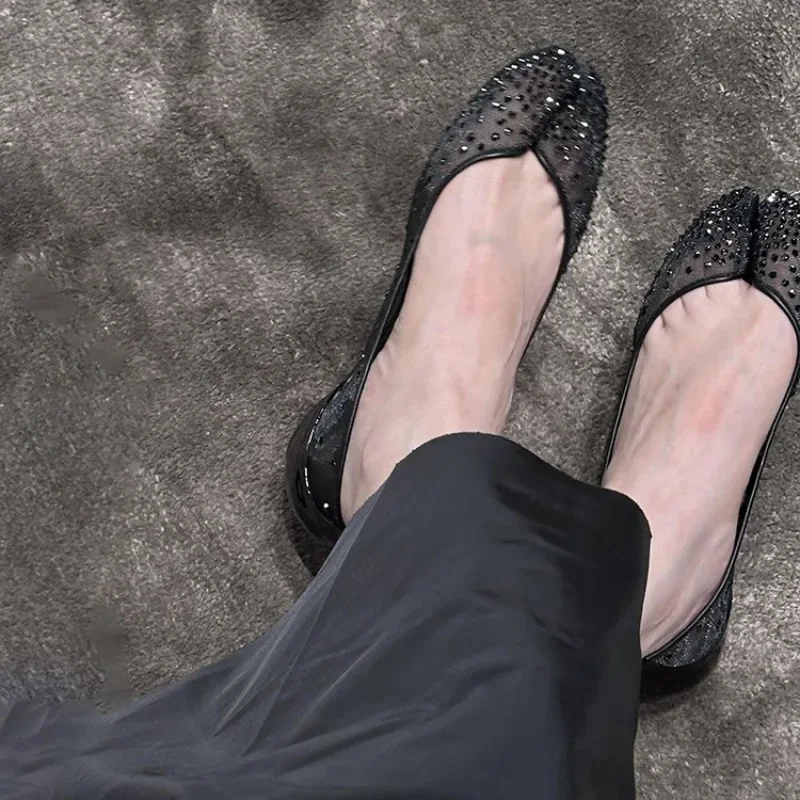 2025 Premium Rhinestone Nueva malla transpirable Split Toe Zapatos de mujer Zapatos planos con punta estrecha