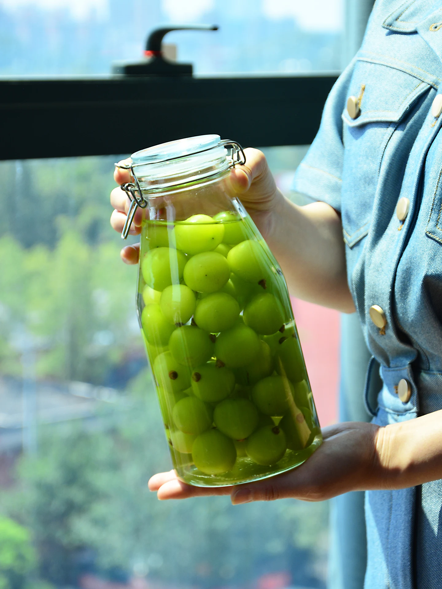 

Thick Glass Sealed Bottle for Milk Storage And Fermented Plum Wine Refrigeration Large Diameter Cylinder Storage Jar