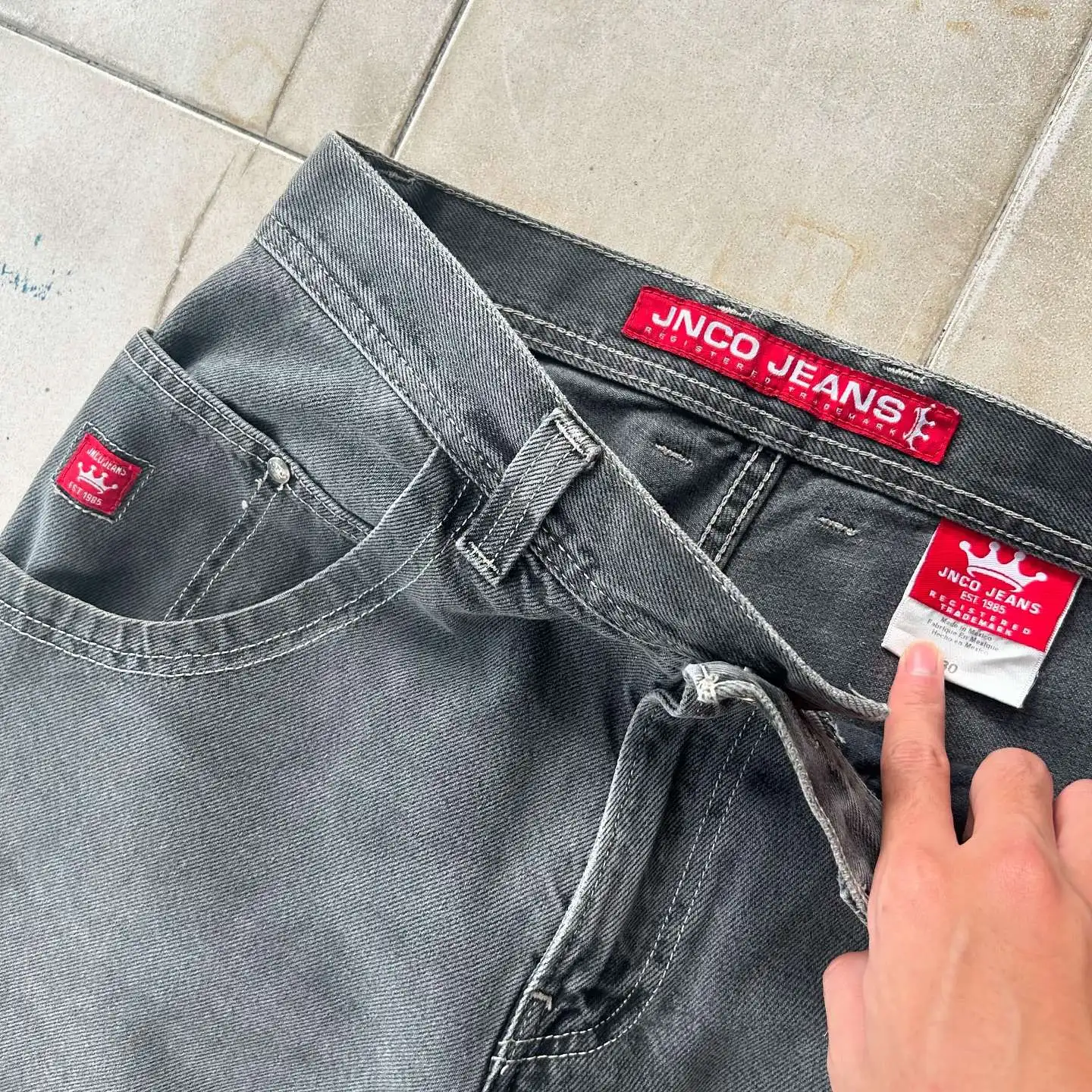 شورت جينز فضفاض بنمط تنين أحمر JNCO للرجال والنساء ، بنطال رياضي Y2K ، ملابس الشارع الشهير الهيب هوب ، شورت كرة السلة العتيق ، هاراجوكو