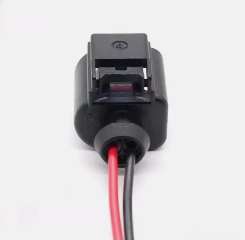1pcs Automotive Maintenance Connector Socket 8K0973702 Suitable For Volkswagen Audi SEAT ŠKODA Wiring Harness Assemblies