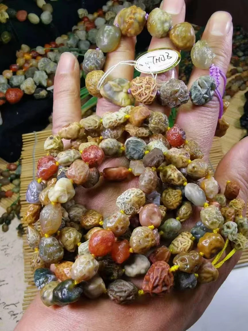 A Set of Alxa Gobi Stone Beautiful Energy for Thousands of years crystallized brain vein stone agate bracelet necklace Gobi