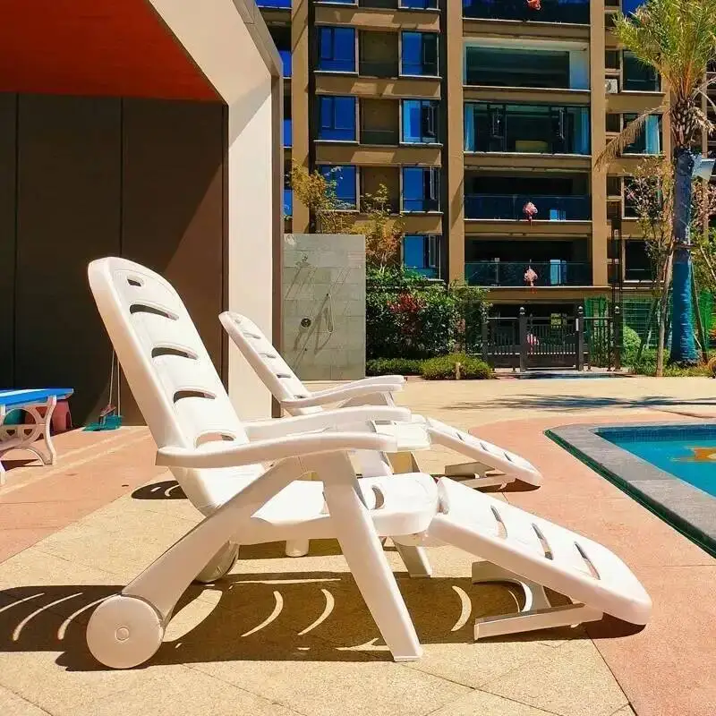 Lazy Beach Hotel Foldable Nordic Lunch Break Chairs Outdoor Plastic Swimming Pool Courtyard Sun Lounge Chairs Loungers Furniture