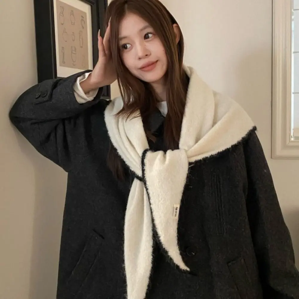 

Fashion Thickened Triangle Shawl Soft Feel Luxurious Feel Scarf Large Size High Quality Knitted Shawl Winter Season