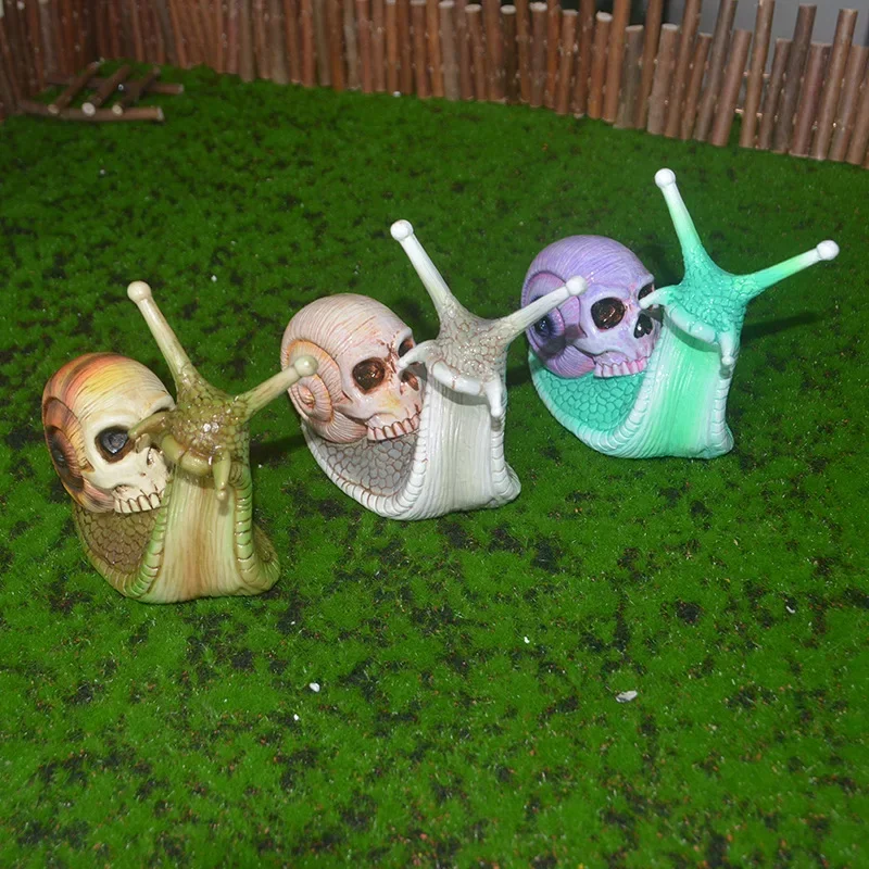 

Halloween Creative Snail Skull Resin Sculpture Product Skull Snail Statue Desktop Crafts Gothic Garden Home Decoration Accessory